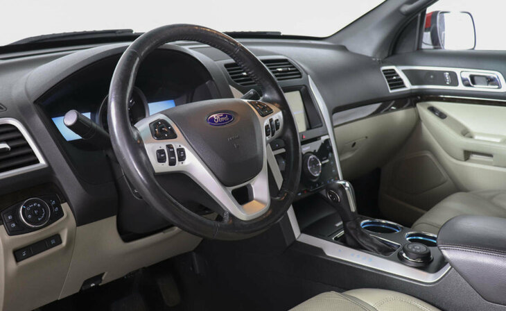 Ford Explorer - Фото 8