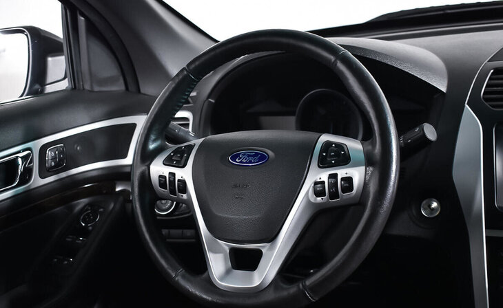 Ford Explorer - Фото 13