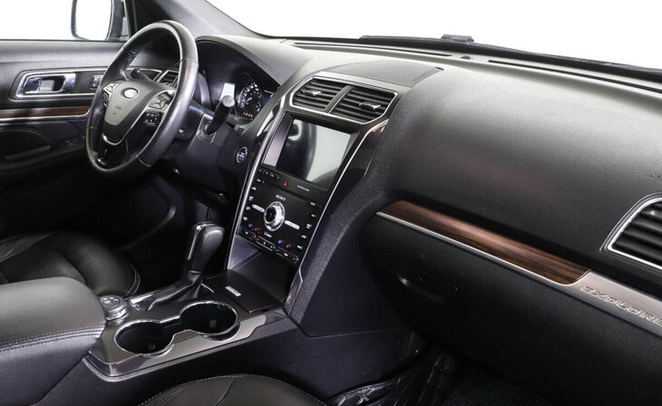 Ford Explorer - Фото 4