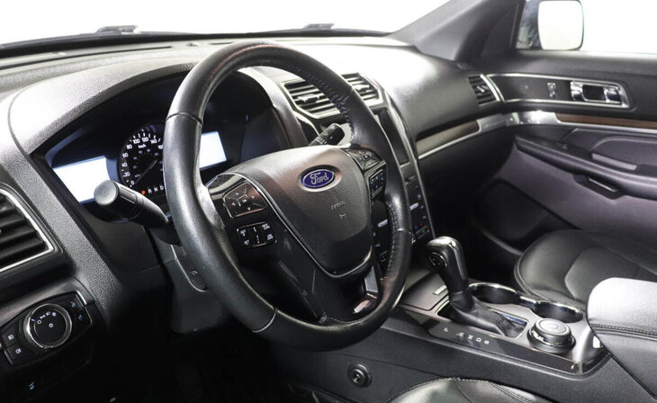 Ford Explorer - Фото 6