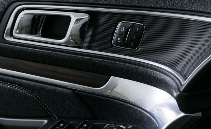 Ford Explorer - Фото 12