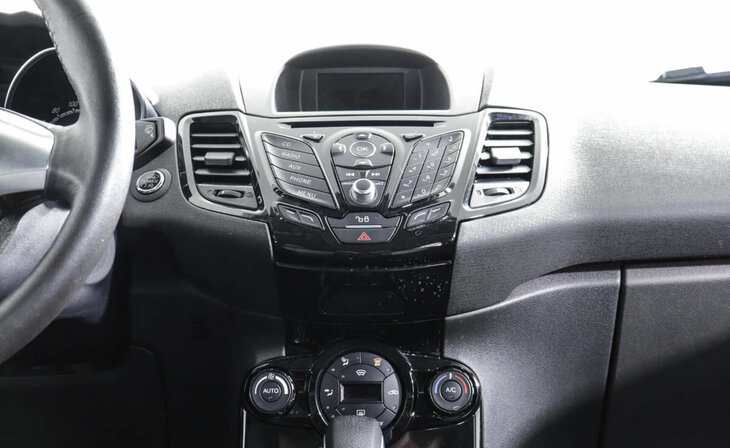 Ford Fiesta - Фото 7