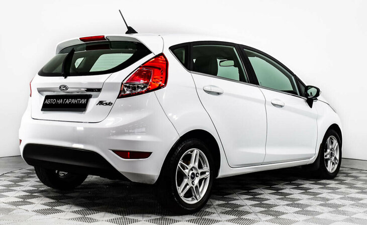 Ford Fiesta - Фото 2