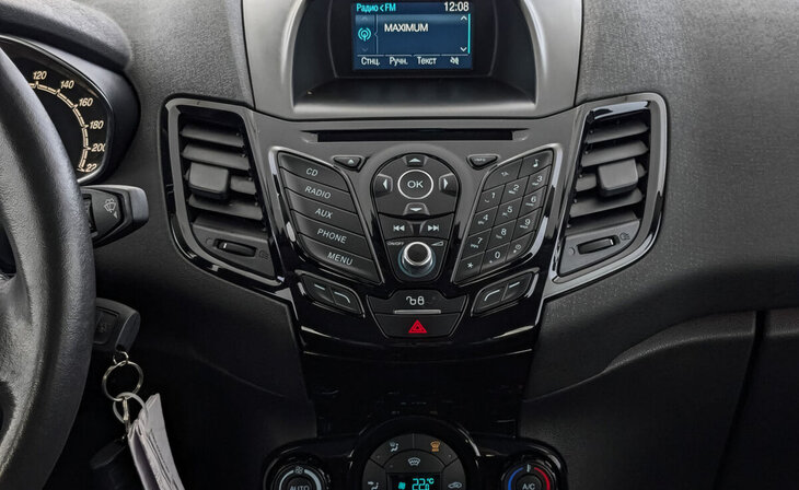 Ford Fiesta - Фото 15