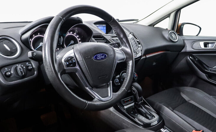 Ford Fiesta - Фото 6