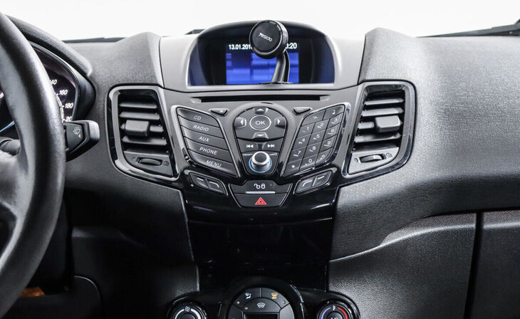 Ford Fiesta - Фото 7