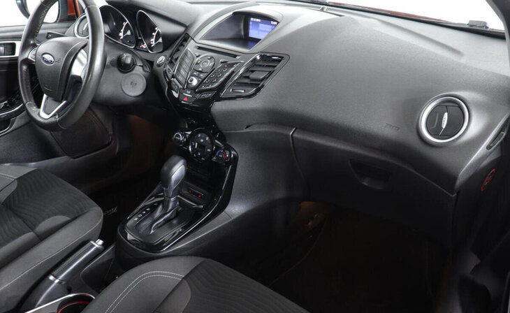 Ford Fiesta - Фото 4