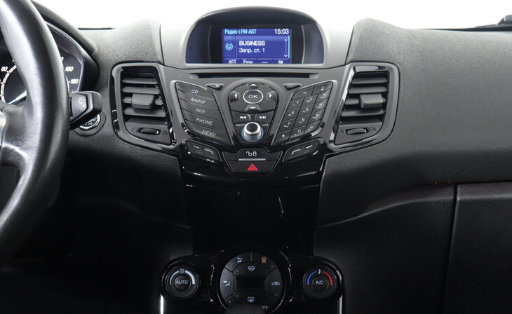 Ford Fiesta - Фото 7