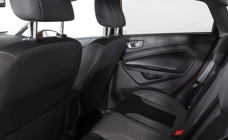 Ford Fiesta - Фото 8