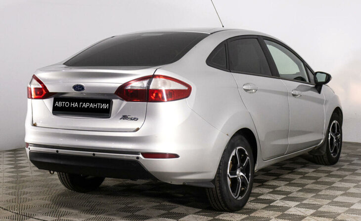 Ford Fiesta - Фото 2