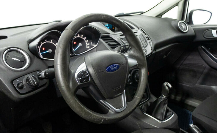 Ford Fiesta - Фото 6