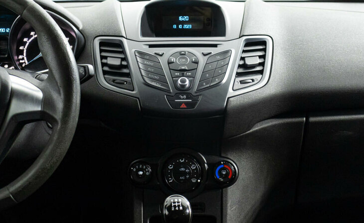 Ford Fiesta - Фото 7