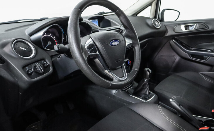 Ford Fiesta - Фото 6