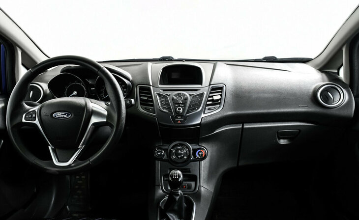 Ford Fiesta - Фото 6