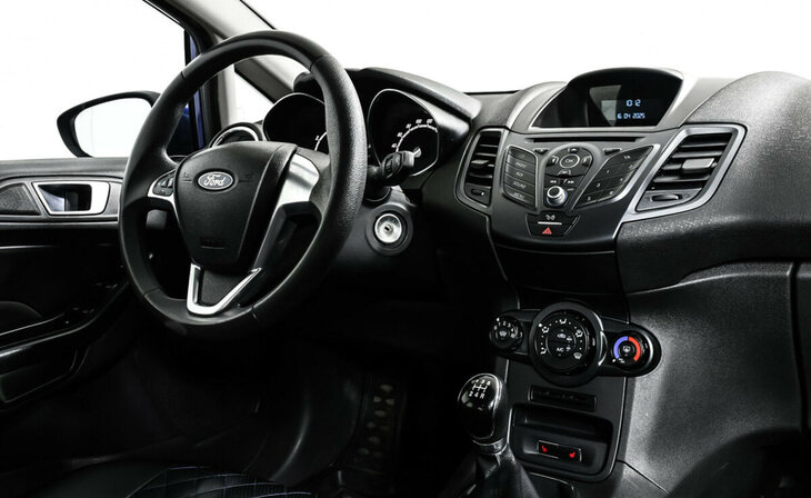 Ford Fiesta - Фото 8