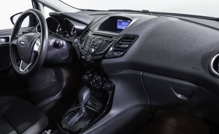 Ford Fiesta - Фото 4