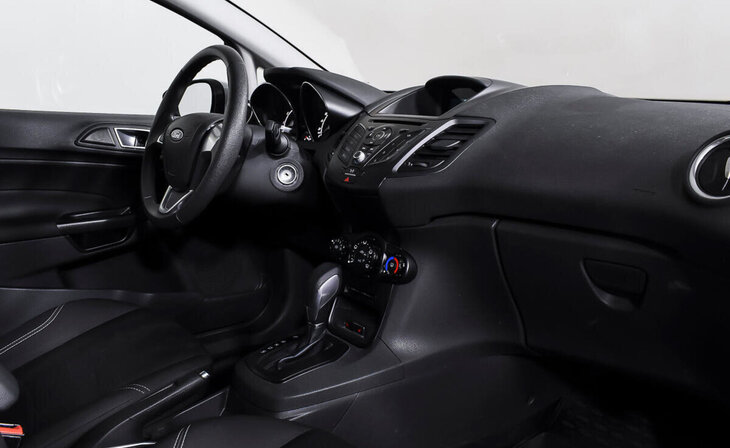 Ford Fiesta - Фото 9