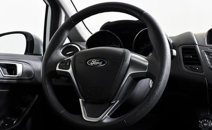 Ford Fiesta - Фото 12