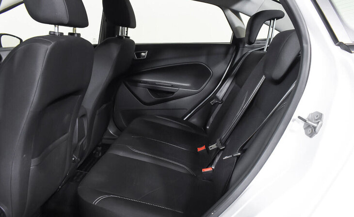 Ford Fiesta - Фото 15