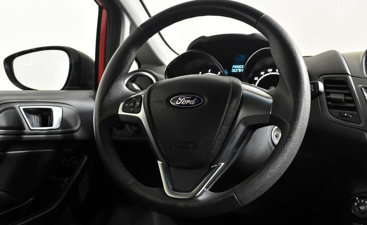 Ford Fiesta - Фото 12
