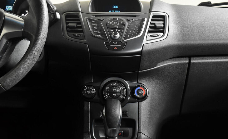 Ford Fiesta - Фото 13