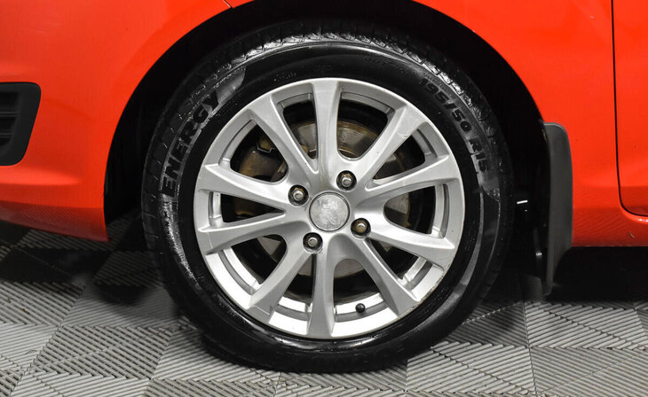 Ford Fiesta - Фото 8