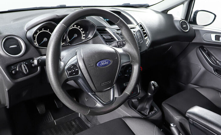 Ford Fiesta - Фото 10
