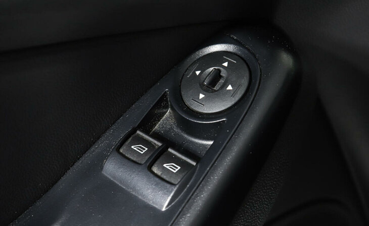 Ford Fiesta - Фото 15