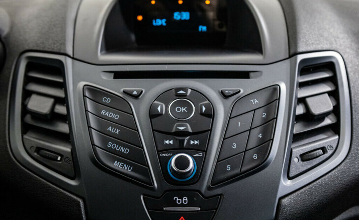 Ford Fiesta - Фото 9