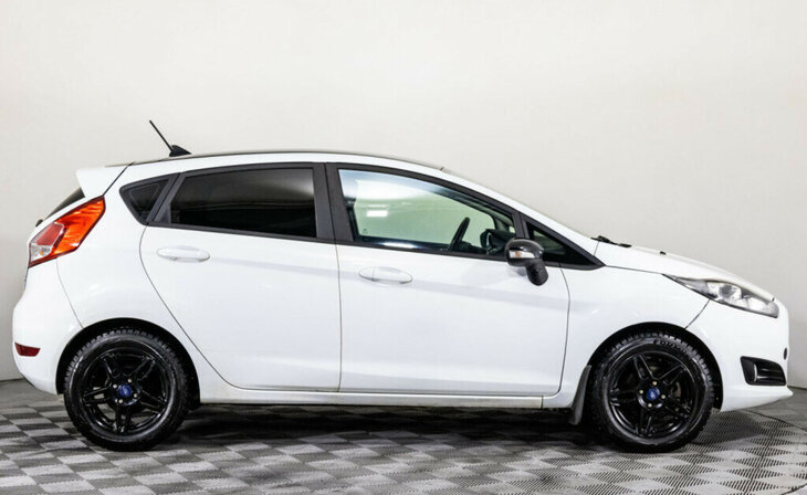 Ford Fiesta - Фото 3