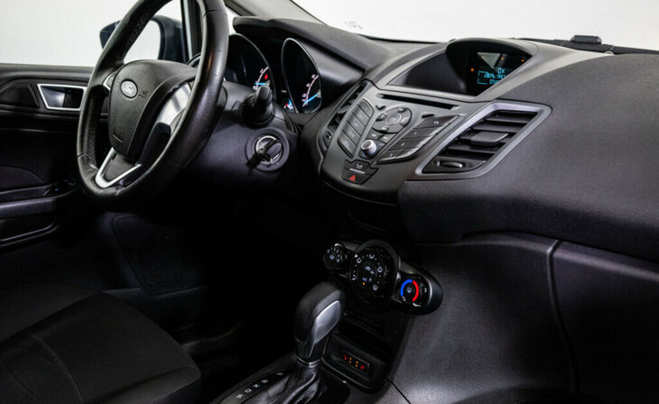 Ford Fiesta - Фото 7
