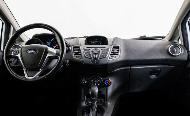 Ford Fiesta - Фото 8