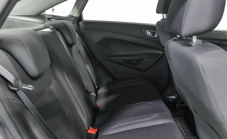 Ford Fiesta - Фото 9