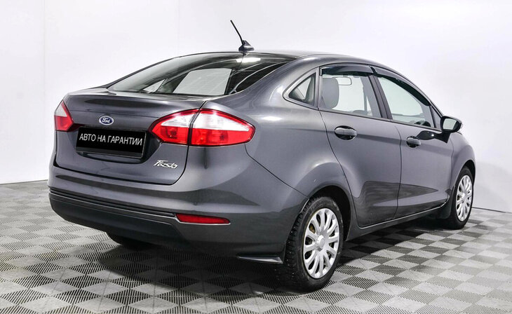 Ford Fiesta - Фото 2