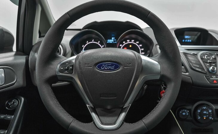 Ford Fiesta - Фото 5
