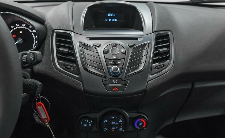 Ford Fiesta - Фото 6