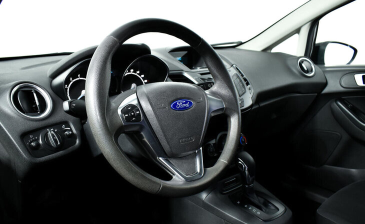 Ford Fiesta - Фото 8