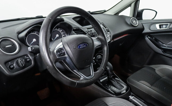 Ford Fiesta - Фото 8