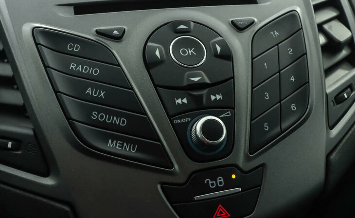 Ford Fiesta - Фото 9