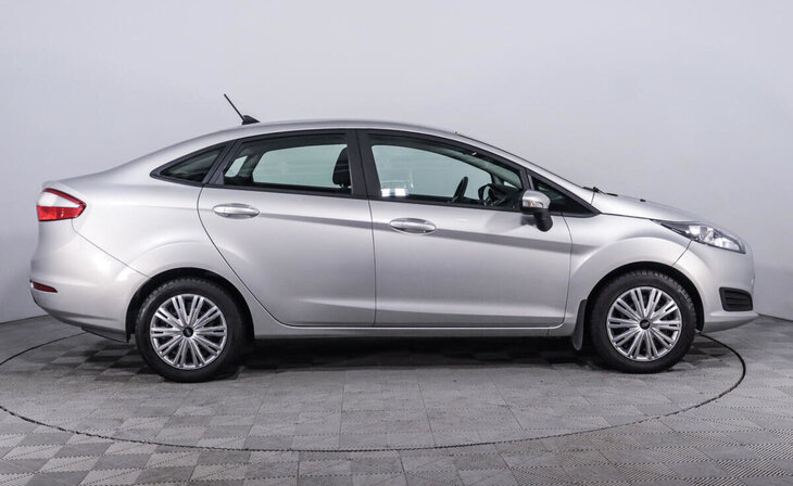 Ford Fiesta - Фото 3