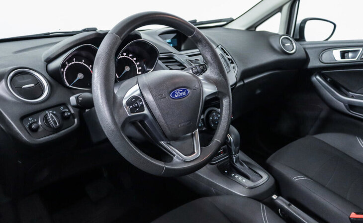 Ford Fiesta - Фото 8