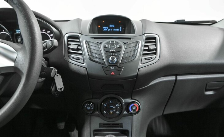 Ford Fiesta - Фото 6