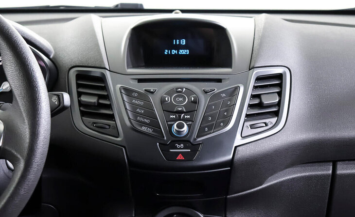 Ford Fiesta - Фото 13