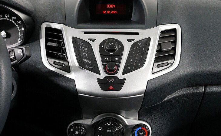 Ford Fiesta - Фото 9