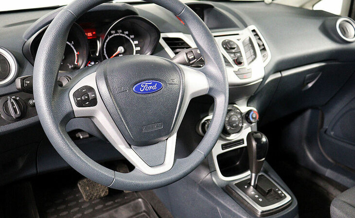 Ford Fiesta - Фото 8