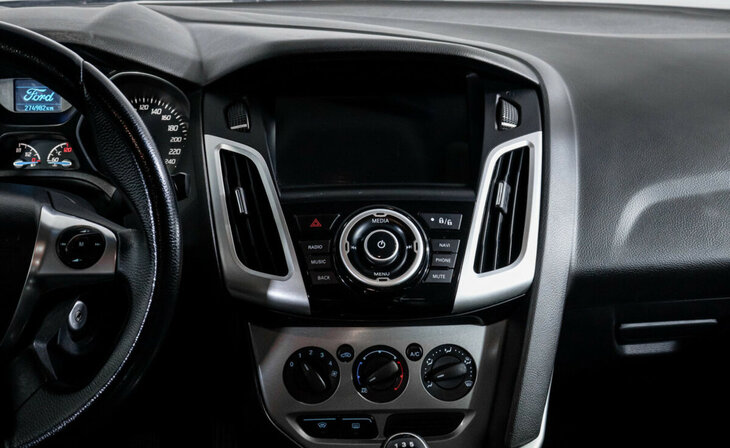 Ford Focus - Фото 10
