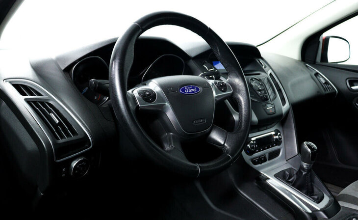 Ford Focus - Фото 8