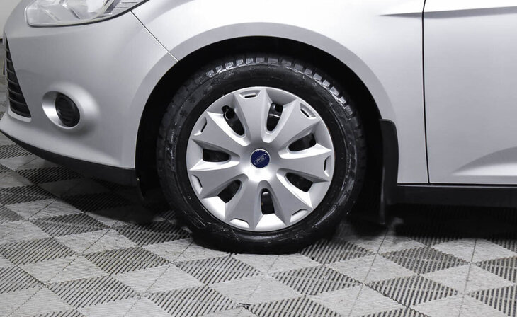 Ford Focus - Фото 8