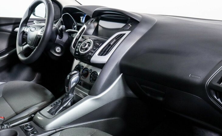Ford Focus - Фото 8