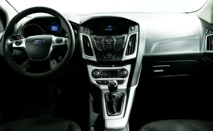 Ford Focus - Фото 8